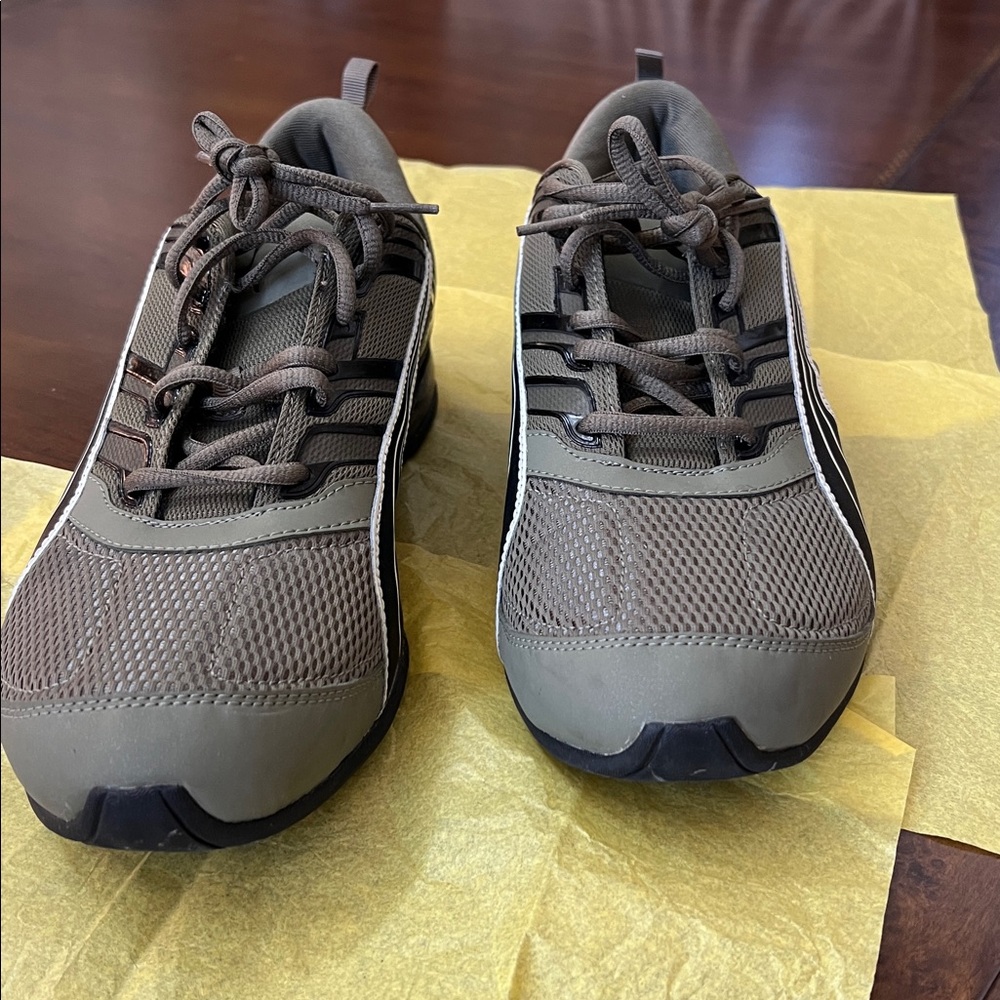 Mens Green Puma Athletic shoes - Picture 2 of 11